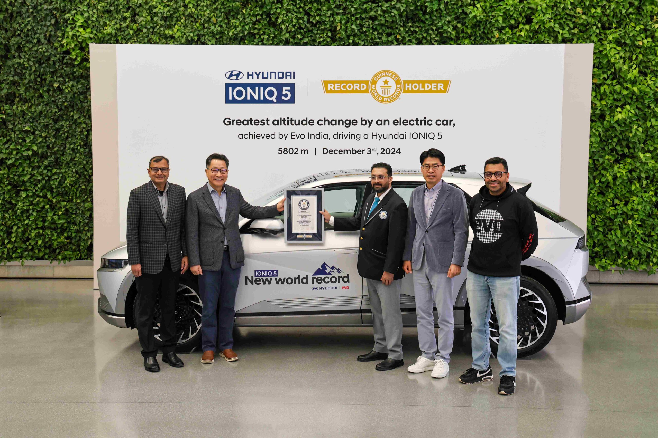 Το Hyundai IONIQ 5 στα GUINNESS WORLD RECORDS™ σημειώνοντας τη μεγαλύτερη υψομετρική διαφορά με ηλεκτρικό αυτοκίνητο